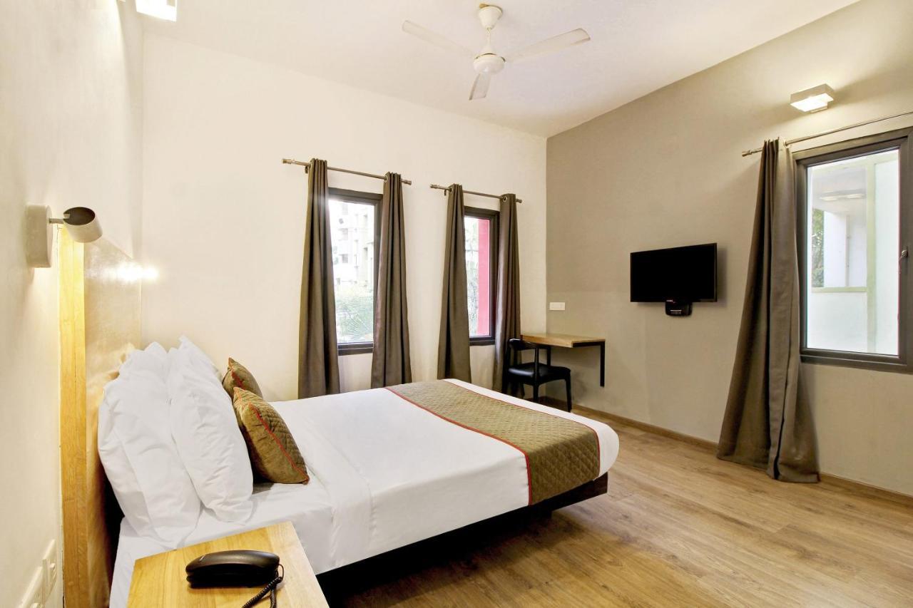 Oyo Townhouse 9 Hitech City Hyderabad Exterior foto